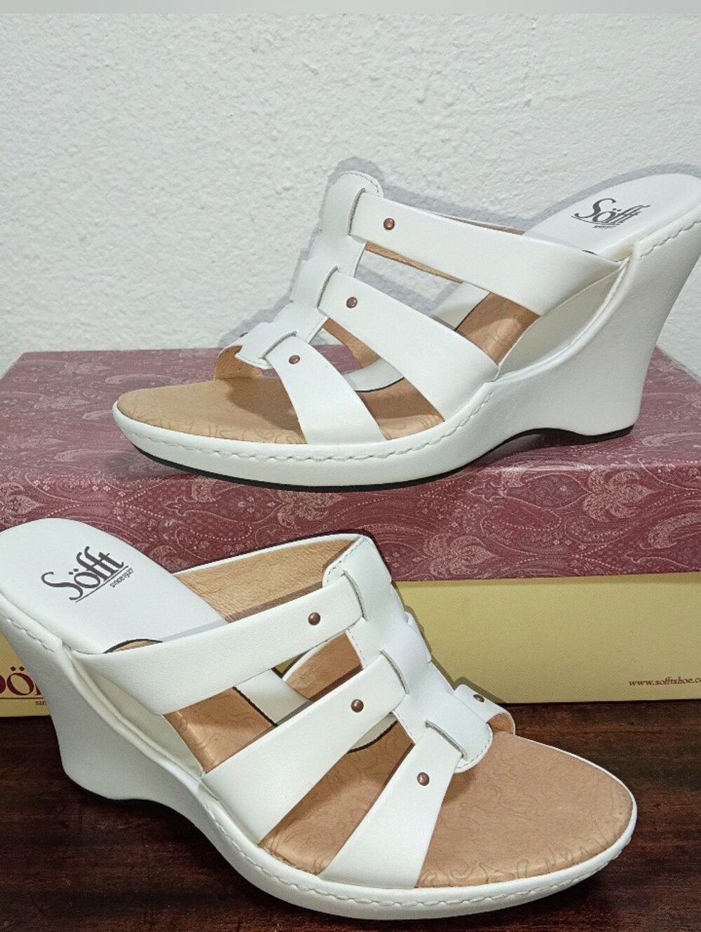 Söfft Passage White Leather Cutout Wedge Sandals New In Box Size 7.5